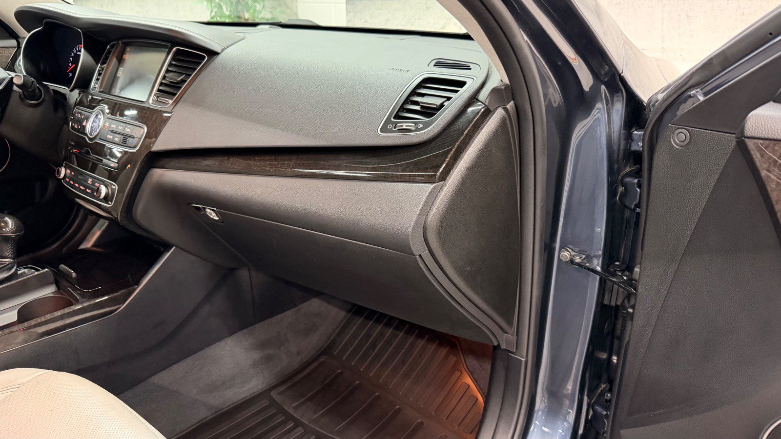 Used 2014 Kia Cadenza Limited FWD image 40