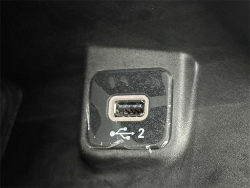 Used 2020 Jeep Wrangler Unlimited Sahara image 24