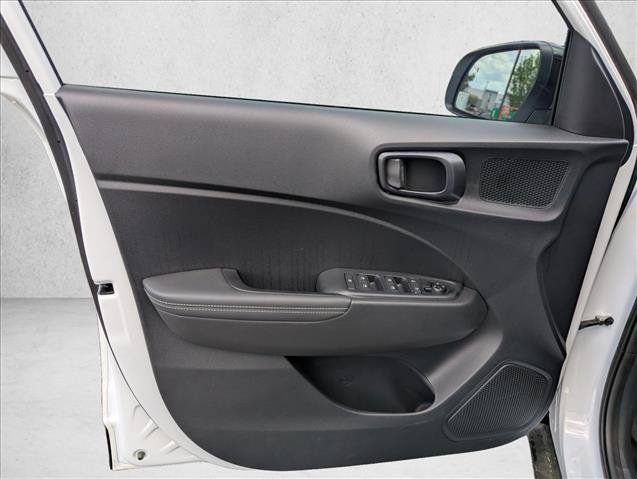 Certified 2026 Hyundai Venue SEL FWD image 20