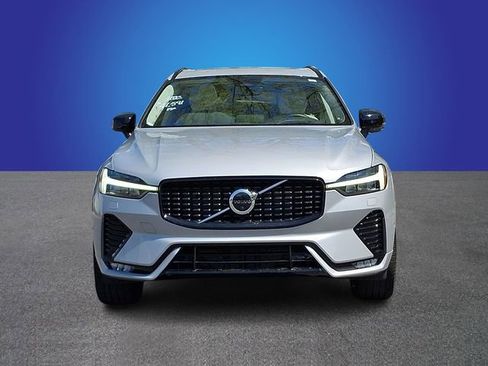 Used 2023 Volvo XC60 B6 Ultimate w/ Climate Package image 2