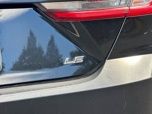 Used 2025 Toyota Camry LE FWD image 27