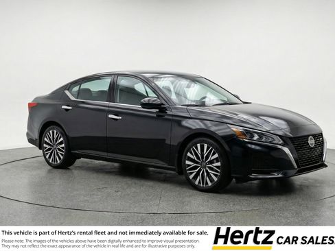 Used 2025 Nissan Altima 2.5 SV image 1
