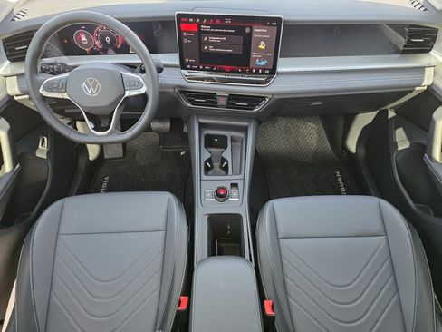 New 2026 Volkswagen Tiguan SE image 19