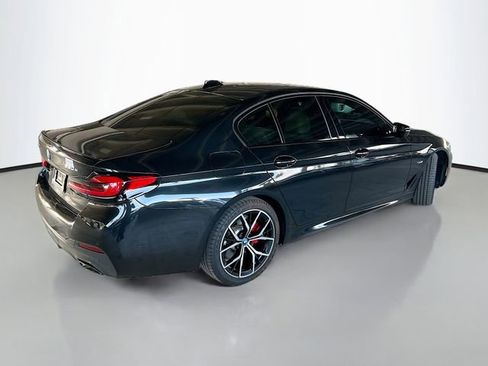 Used 2023 BMW 530e xDrive w/ Premium Package image 7