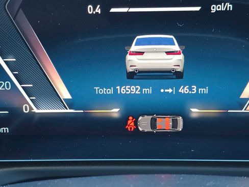 Used 2025 BMW 330i xDrive Sedan w/ M Sport Package image 29