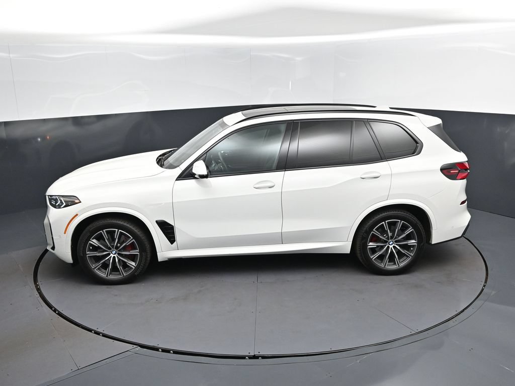 Used 2026 BMW X5 sDrive40i w/ M Sport Package RWD image 32
