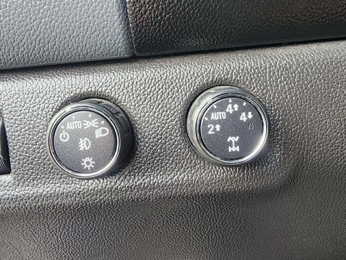 Used 2016 Chevrolet Colorado Z71 AWD/4WD image 16