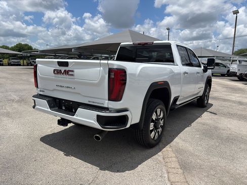 Used 2024 GMC Sierra 2500 Denali w/ Technology Package AWD/4WD image 5