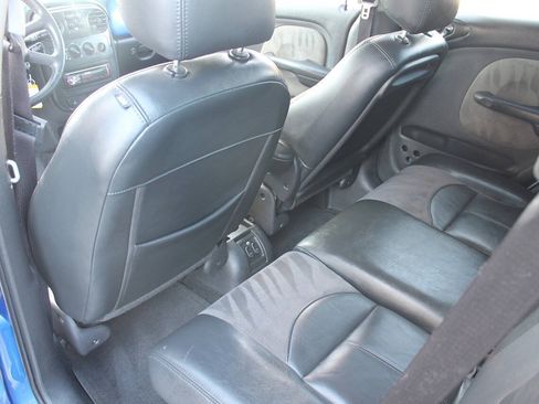 Used 2004 Chrysler PT Cruiser Limited FWD image 25