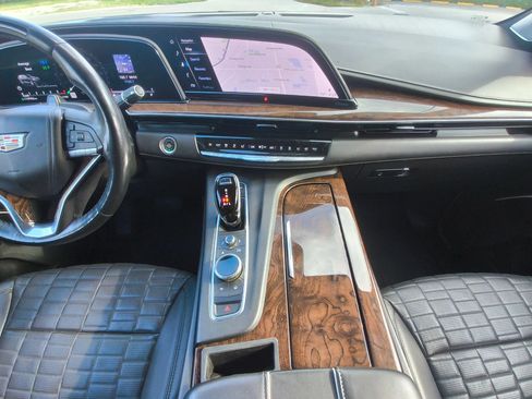 Used 2021 Cadillac Escalade Premium Luxury Platinum AWD/4WD image 27