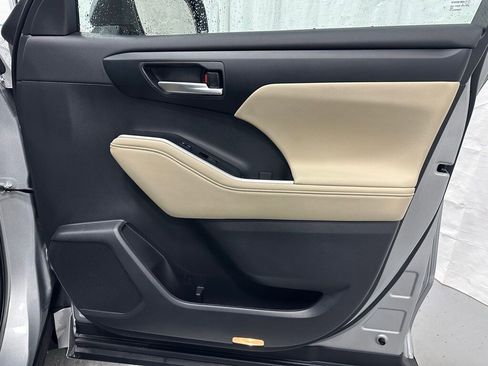 Used 2025 Toyota Highlander XLE image 64