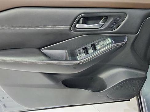 Used 2022 Nissan Rogue SL w/ SL Premium Package image 22