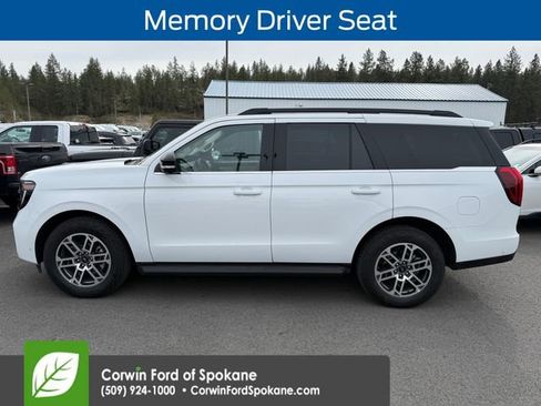 Certified 2025 Ford Expedition Active image 5