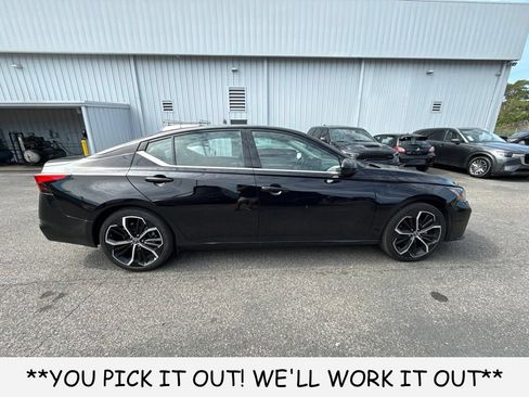 Used 2024 Nissan Altima 2.5 SR w/ SR Premium Package FWD image 4