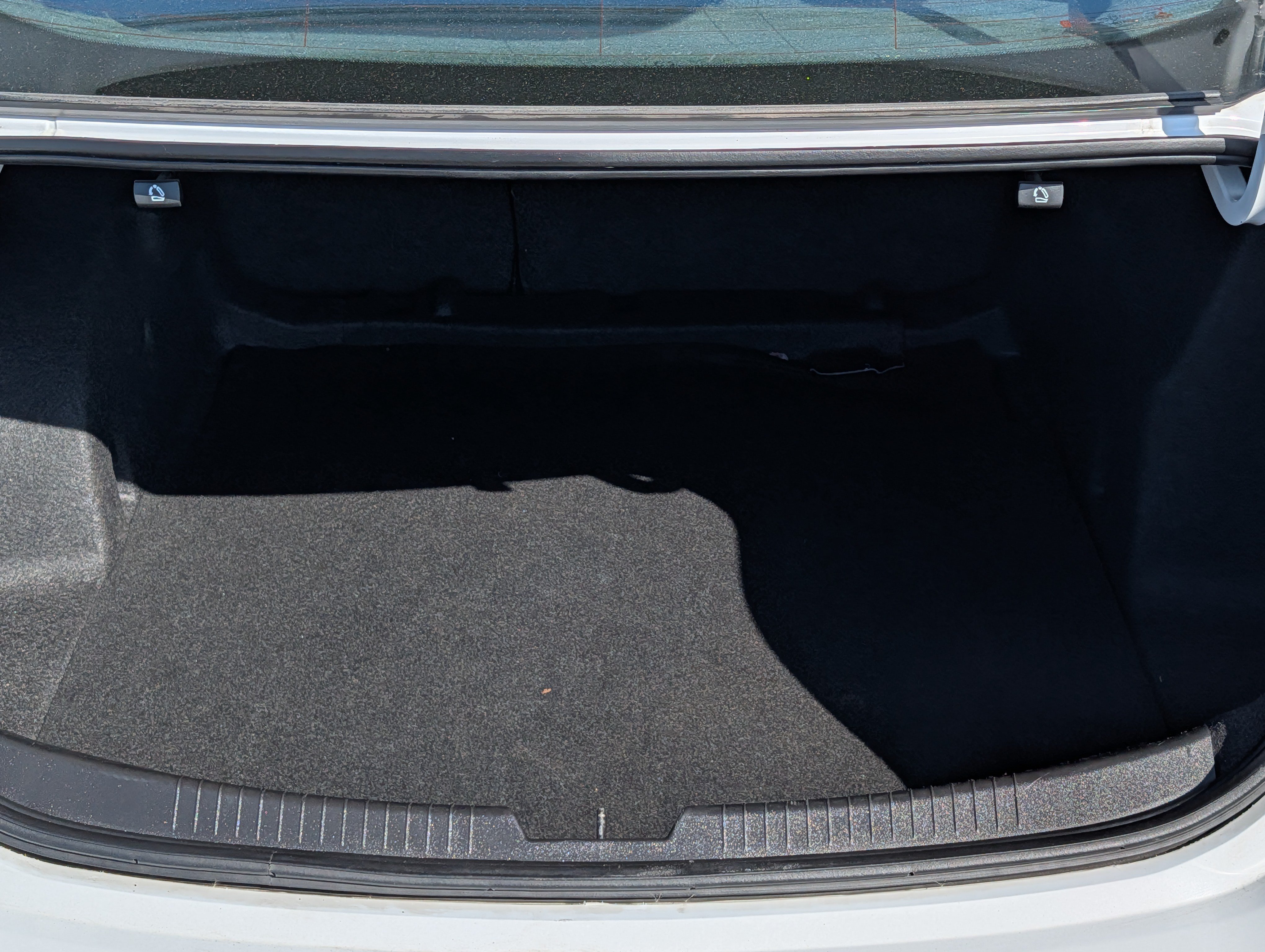 Used 2017 Chevrolet Malibu LT FWD image 18