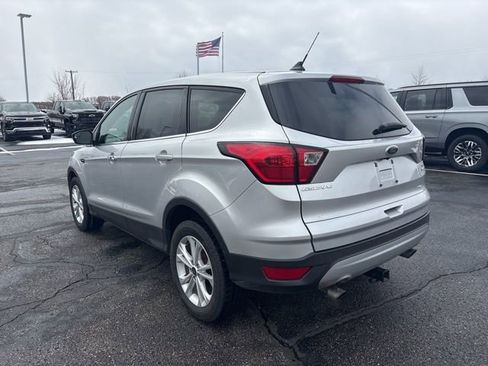 Used 2019 Ford Escape SE image 5