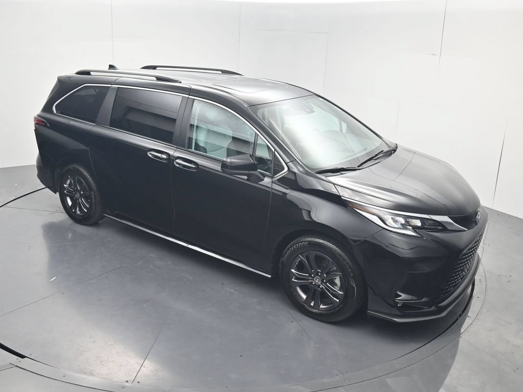 Used 2024 Toyota Sienna XSE w/ XSE Plus Package AWD/4WD image 45