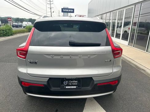 Certified 2025 Volvo XC40 B5 Plus AWD/4WD image 4