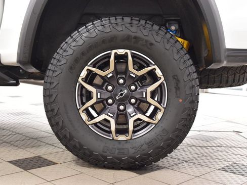 Used 2024 Chevrolet Colorado ZR2 w/ ZR2 Convenience Package III AWD/4WD image 29