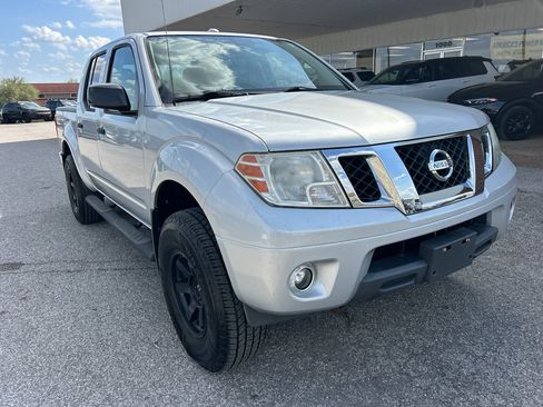 Used 2014 Nissan Frontier SV w/ SV Value Truck Package image 3