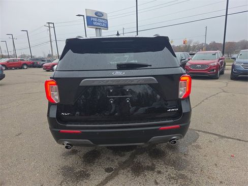 Certified 2022 Ford Explorer XLT w/ Equipment Group 202A image 24