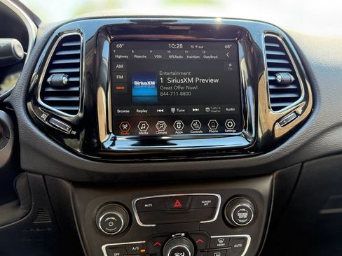 Used 2019 Jeep Compass Limited AWD/4WD image 13