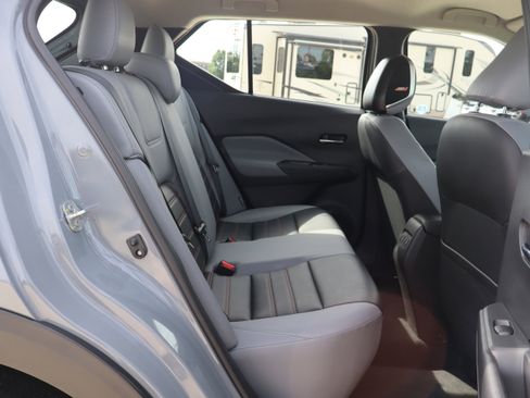 Used 2023 Nissan Kicks SR w/ SR Premium Package FWD image 11