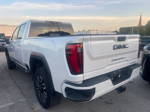 Used 2024 GMC Sierra 2500 Denali Ultimate AWD/4WD image 6