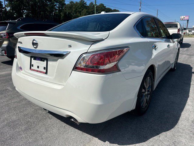 Used 2015 Nissan Altima 2.5 S w/ Sport Value Package FWD image 6