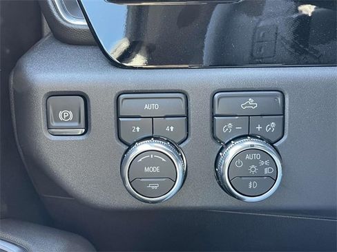 New 2026 GMC Sierra 1500 Elevation image 16