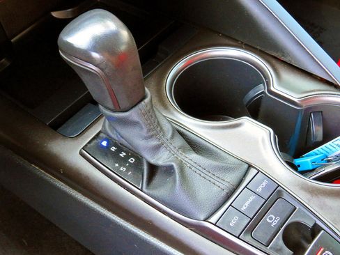 Used 2022 Toyota Camry XSE w/ Carpet Mat Package (TMS) image 25