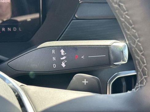 New 2025 GMC Acadia Elevation image 13