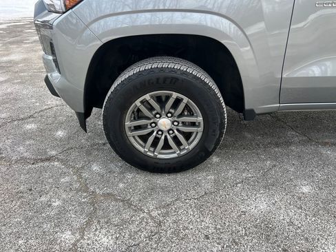 Used 2023 Chevrolet Colorado LT w/ LT Convenience Package II image 27