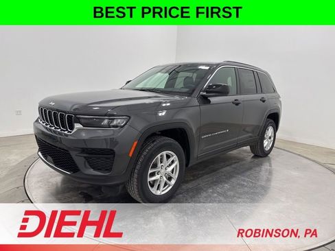 New 2026 Jeep Grand Cherokee Laredo image 3