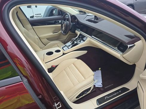 Used 2022 Porsche Panamera image 9