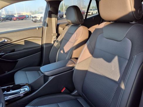 New 2025 Chevrolet Trax LT image 11