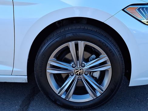 Used 2023 Volkswagen Jetta SE image 8