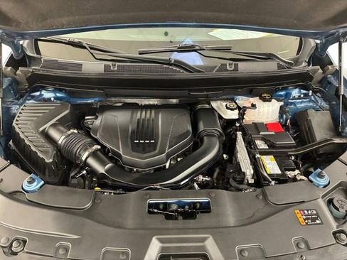 Used 2025 Chevrolet Traverse LT w/ Sun and Wheel Package image 11