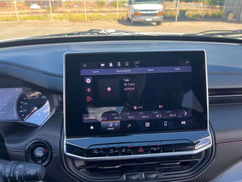 Used 2023 Jeep Compass Trailhawk image 18