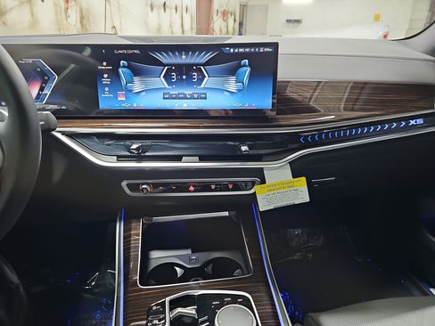 New 2026 BMW X5 xDrive40i w/ Climate Comfort Package image 22