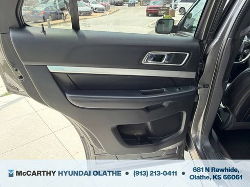 Used 2017 Ford Explorer XLT w/ Equipment Group 202A AWD/4WD image 24
