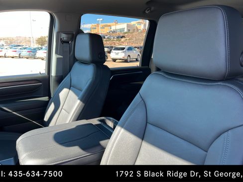 Used 2024 GMC Sierra 2500 SLT w/ SLT Premium Package image 16