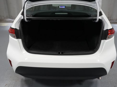 Certified 2025 Toyota Corolla LE FWD image 31