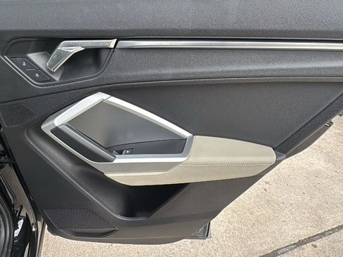 Used 2019 Audi Q3 2.0T Premium Plus image 25