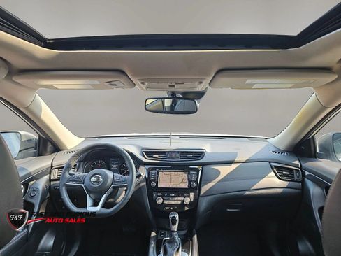 Used 2020 Nissan Rogue SL w/ Premium Package AWD/4WD image 10