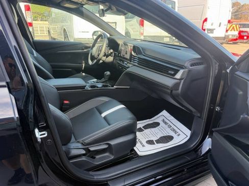 Used 2026 Toyota Camry SE FWD image 7