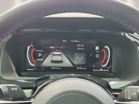 Used 2025 Nissan Pathfinder Platinum FWD image 18