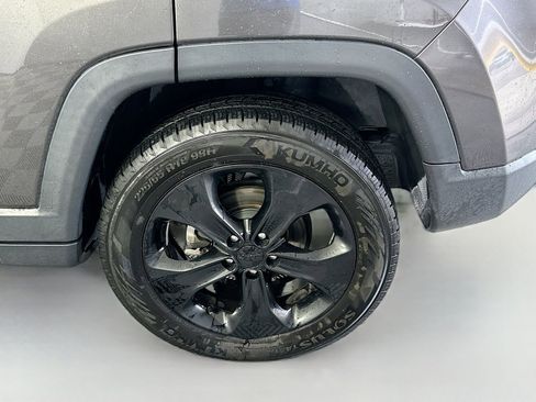 Used 2020 Jeep Compass Latitude AWD/4WD image 29