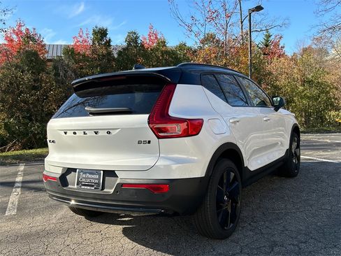 New 2026 Volvo XC40 B5 Ultra w/ Climate Package image 2