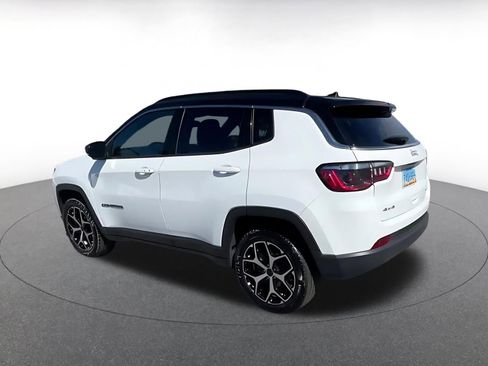 Used 2025 Jeep Compass Limited image 10